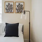 3-Bedroom Gem Apt With In-Unit Laundry - Lawndale 1 & 2 Rep