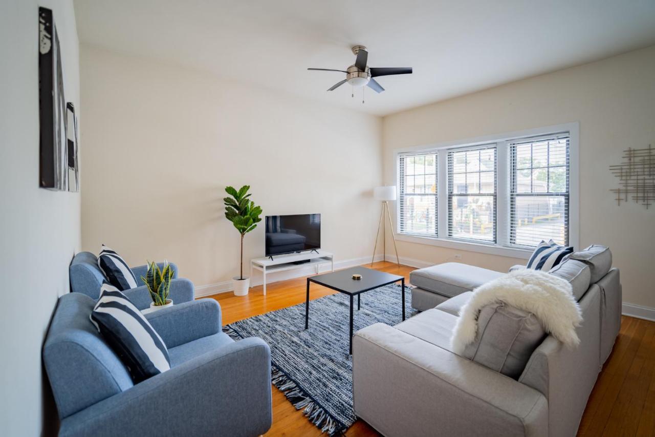 Apartment 3-bedroom Gem With In-unit Laundry - Lawndale 1 & 2 Rep *