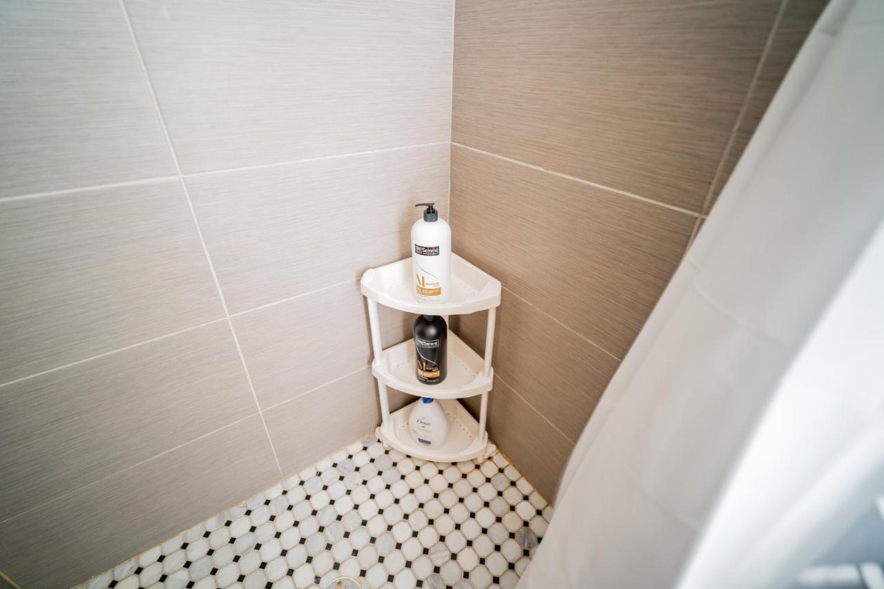 Apartment 3-bedroom Gem With In-unit Laundry - Lawndale 1 & 2 Rep *