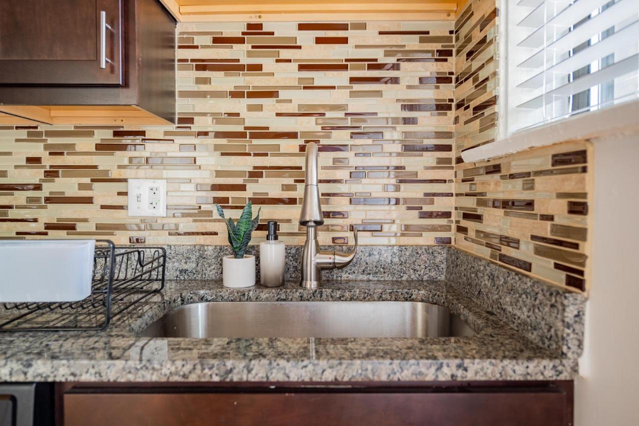 Apartment 3-bedroom Gem With In-unit Laundry - Lawndale 1 & 2 Rep Chicago