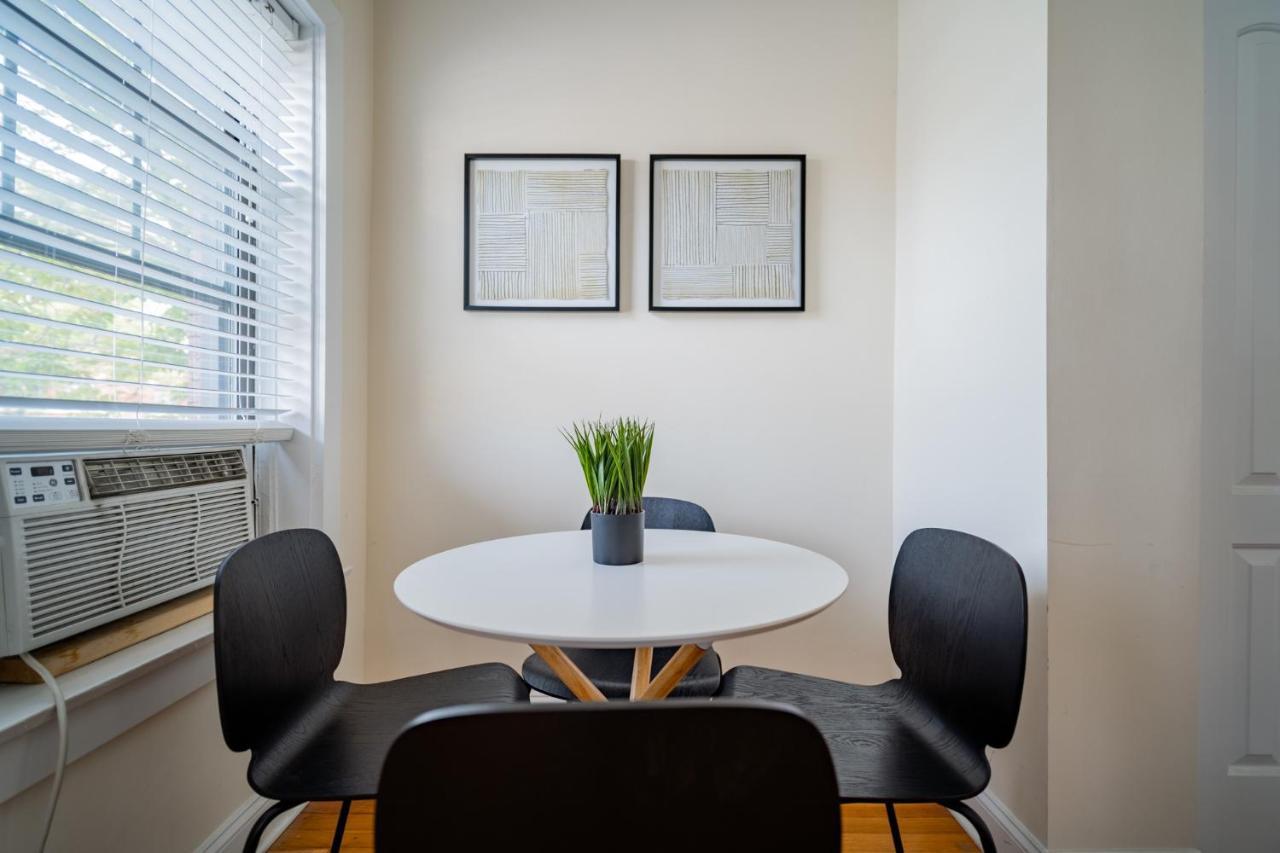 3-bedroom Gem With In-unit Laundry - Lawndale 1 & 2 Rep Apartment