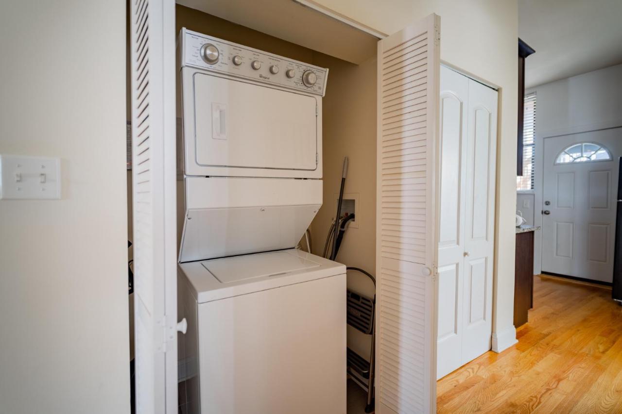3-bedroom Gem With In-unit Laundry - Lawndale 1 & 2 Rep Apartment