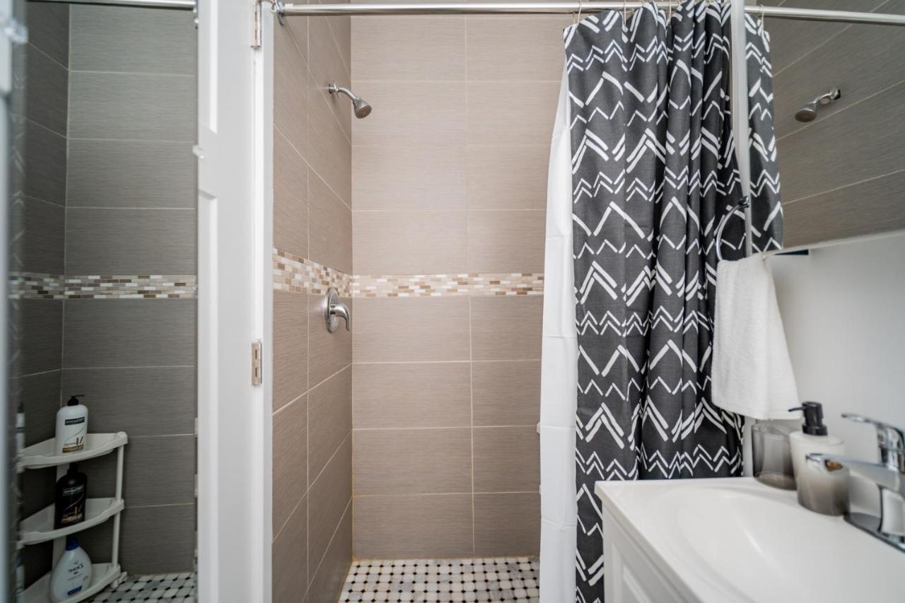 3-bedroom Gem With In-unit Laundry - Lawndale 1 & 2 Rep Apartment