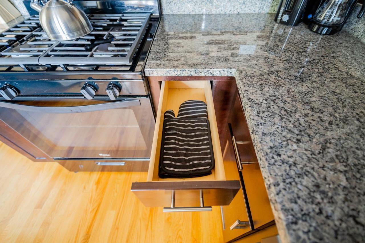 Apartment 3-bedroom Gem With In-unit Laundry - Lawndale 1 & 2 Rep Chicago